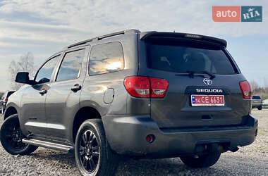 Внедорожник / Кроссовер Toyota Sequoia 2019 в 
