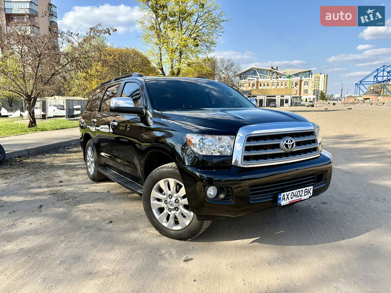 Toyota Sequoia 2011
