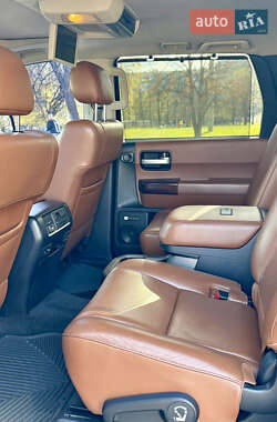 Внедорожник / Кроссовер Toyota Sequoia 2011 в 