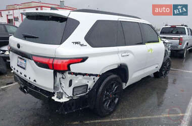 Позашляховик / Кросовер Toyota Sequoia 2023 в 
