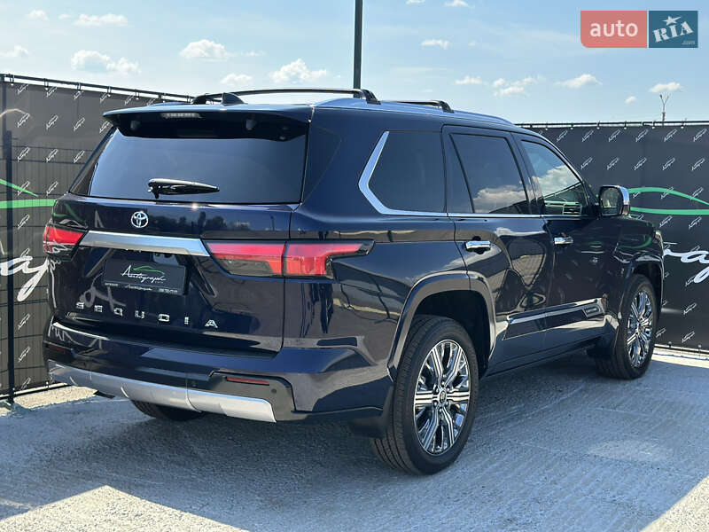 Внедорожник / Кроссовер Toyota Sequoia 2023 в Киеве