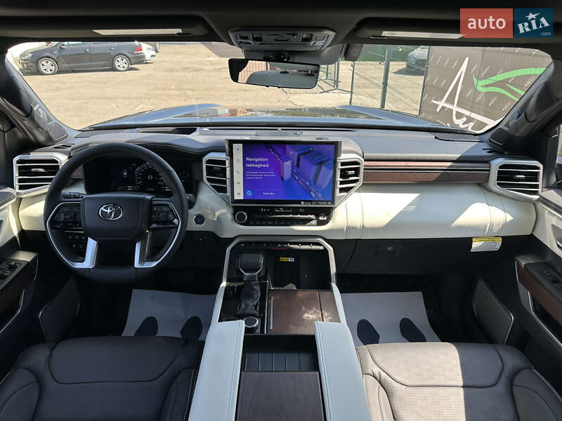 Внедорожник / Кроссовер Toyota Sequoia 2023 в Киеве