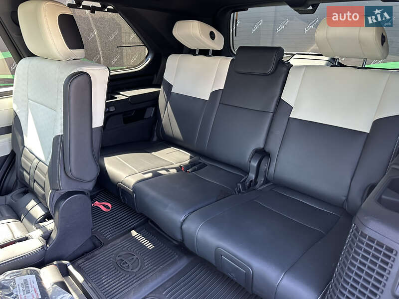 Внедорожник / Кроссовер Toyota Sequoia 2023 в Киеве