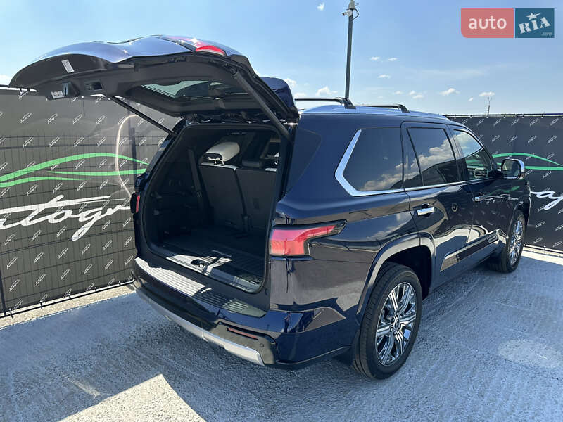 Внедорожник / Кроссовер Toyota Sequoia 2023 в Киеве