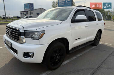 Позашляховик / Кросовер Toyota Sequoia 2017 в Києві