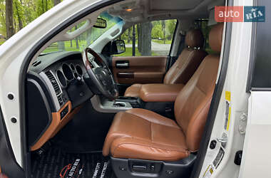 Позашляховик / Кросовер Toyota Sequoia 2011 в 
