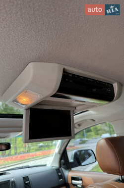 Позашляховик / Кросовер Toyota Sequoia 2011 в 