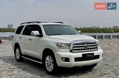 Позашляховик / Кросовер Toyota Sequoia 2011 в Києві