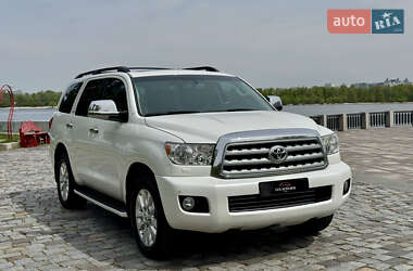 Позашляховик / Кросовер Toyota Sequoia 2011 в 
