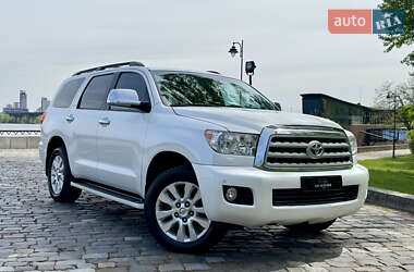 Позашляховик / Кросовер Toyota Sequoia 2011 в 