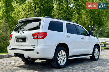 Позашляховик / Кросовер Toyota Sequoia 2011 в 