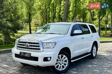 Позашляховик / Кросовер Toyota Sequoia 2011 в 