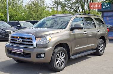 Позашляховик / Кросовер Toyota Sequoia 2016 в Дніпрі
