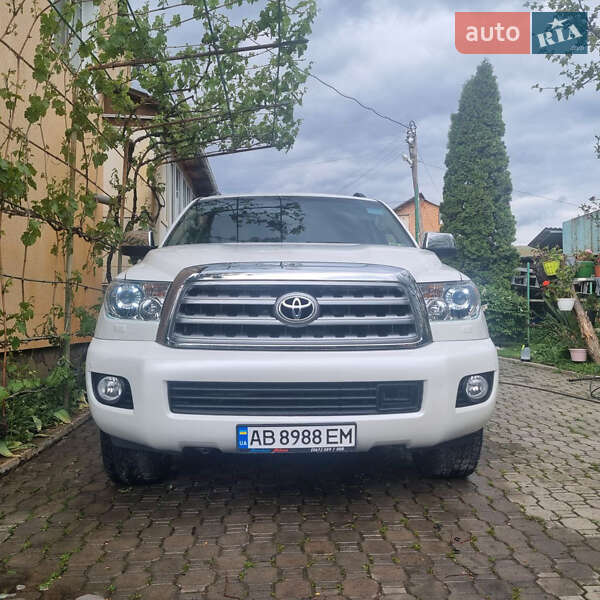 Внедорожник / Кроссовер Toyota Sequoia 2014 в Виннице