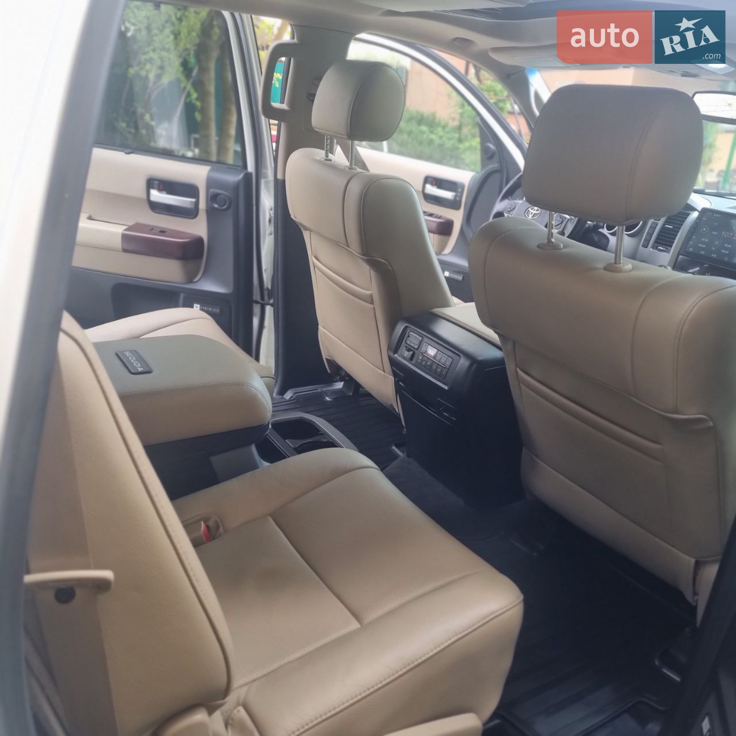 2014 Toyota Sequoia - мініатюра 11