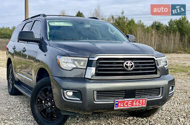 Позашляховик / Кросовер Toyota Sequoia 2018 в Новояворівську