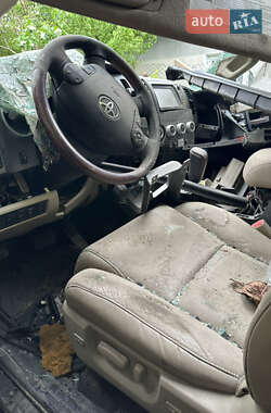 Внедорожник / Кроссовер Toyota Sequoia 2011 в 