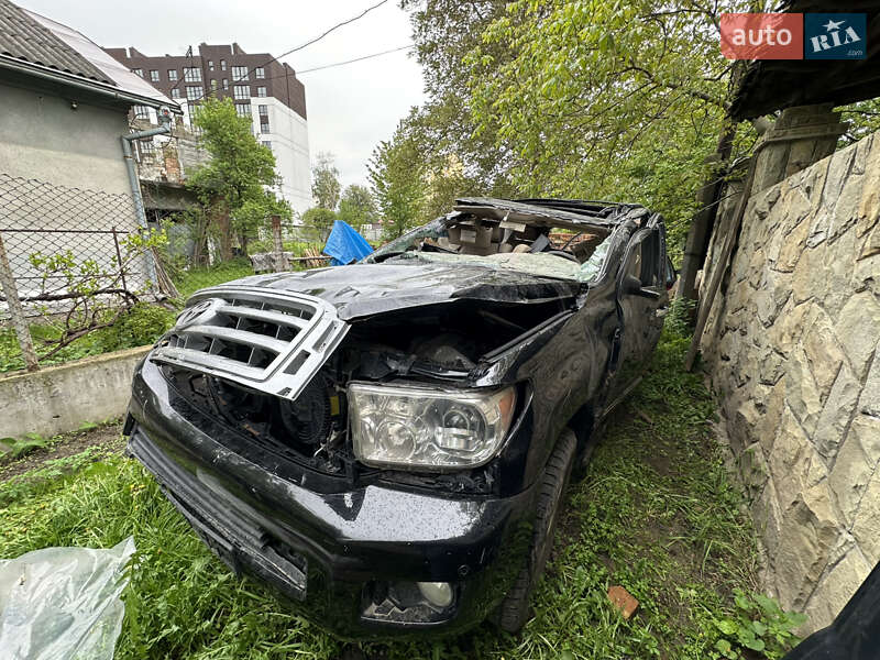 Позашляховик / Кросовер Toyota Sequoia 2011 в Івано-Франківську