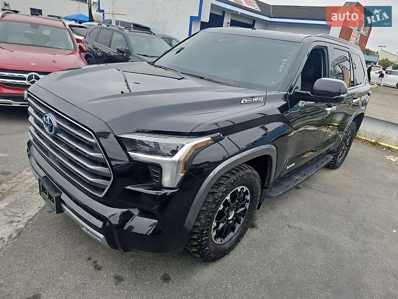 Внедорожник / Кроссовер Toyota Sequoia 2023 в 