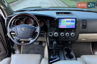 Позашляховик / Кросовер Toyota Sequoia 2008 в 