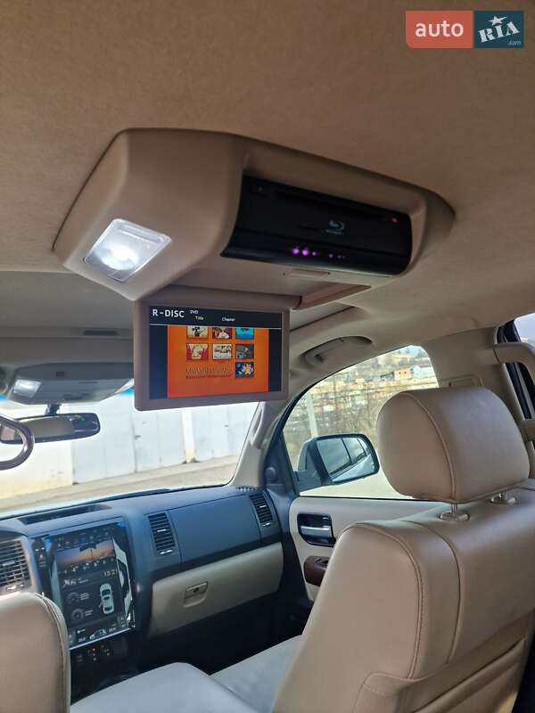 Внедорожник / Кроссовер Toyota Sequoia 2015 в Черновцах
