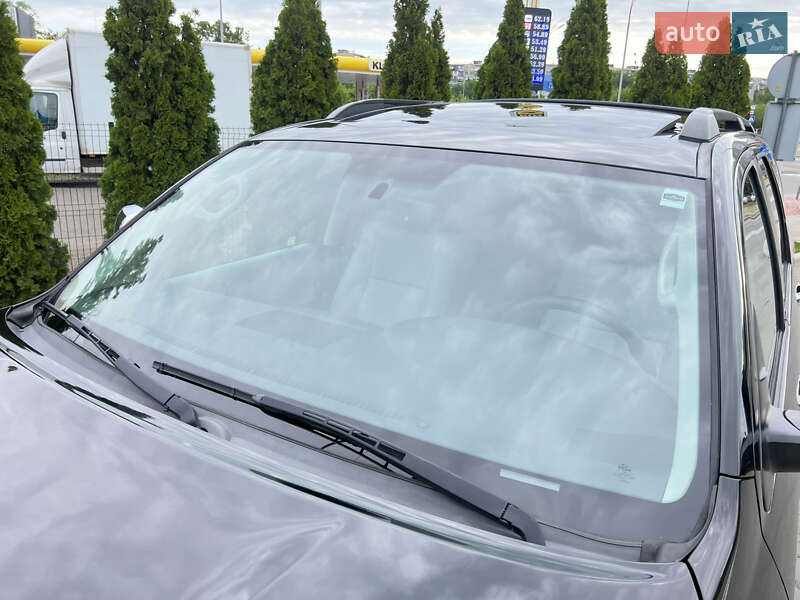 Внедорожник / Кроссовер Toyota Sequoia 2015 в Киеве