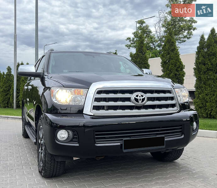 Внедорожник / Кроссовер Toyota Sequoia 2015 в Киеве