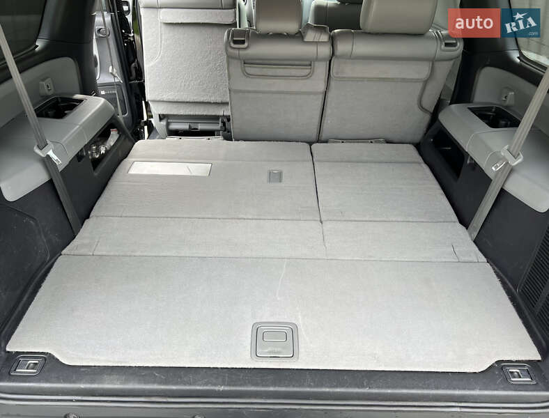 Внедорожник / Кроссовер Toyota Sequoia 2015 в Киеве