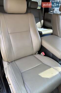 Позашляховик / Кросовер Toyota Sequoia 2010 в 