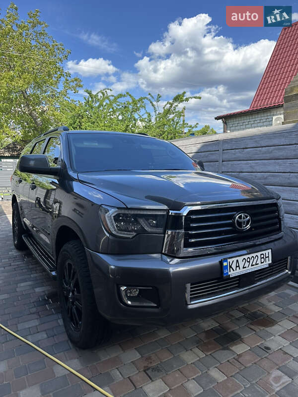 Позашляховик / Кросовер Toyota Sequoia 2019 в Києві