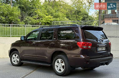 Внедорожник / Кроссовер Toyota Sequoia 2015 в 