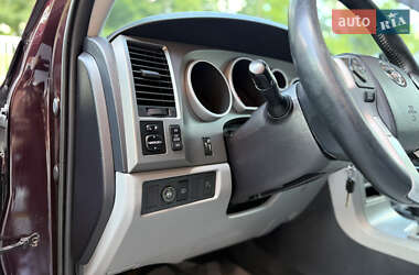 Внедорожник / Кроссовер Toyota Sequoia 2015 в 