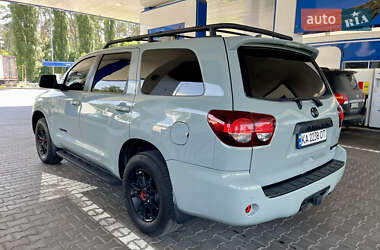 Позашляховик / Кросовер Toyota Sequoia 2021 в 