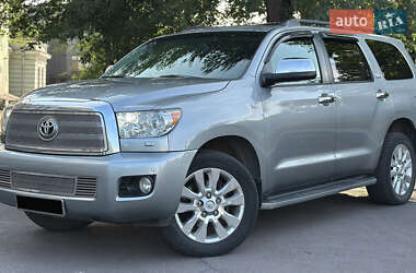 Внедорожник / Кроссовер Toyota Sequoia 2008 в 