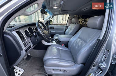 Внедорожник / Кроссовер Toyota Sequoia 2008 в 