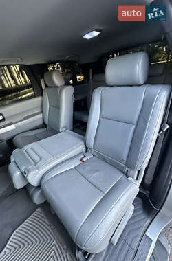 Внедорожник / Кроссовер Toyota Sequoia 2008 в 