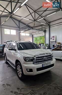 Внедорожник / Кроссовер Toyota Sequoia 2015 в Черновцах
