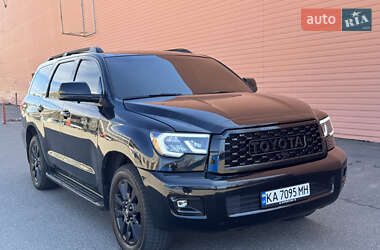 Внедорожник / Кроссовер Toyota Sequoia 2008 в 
