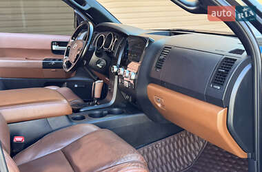 Внедорожник / Кроссовер Toyota Sequoia 2008 в 