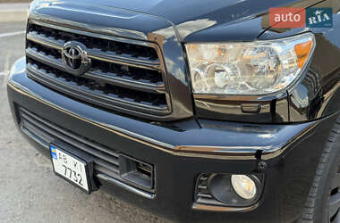 Внедорожник / Кроссовер Toyota Sequoia 2012 в 