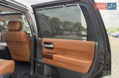Внедорожник / Кроссовер Toyota Sequoia 2012 в 