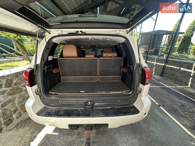 Внедорожник / Кроссовер Toyota Sequoia 2016 в Хмельницком фото 4 Внедорожник / Кроссовер Toyota Sequoia 2016 в Хмельницком