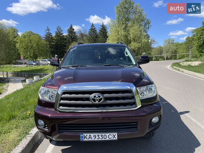 Внедорожник / Кроссовер Toyota Sequoia 2012 в Киеве