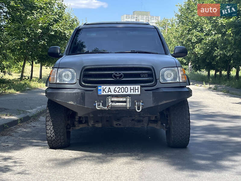 Внедорожник / Кроссовер Toyota Sequoia 2000 в Киеве