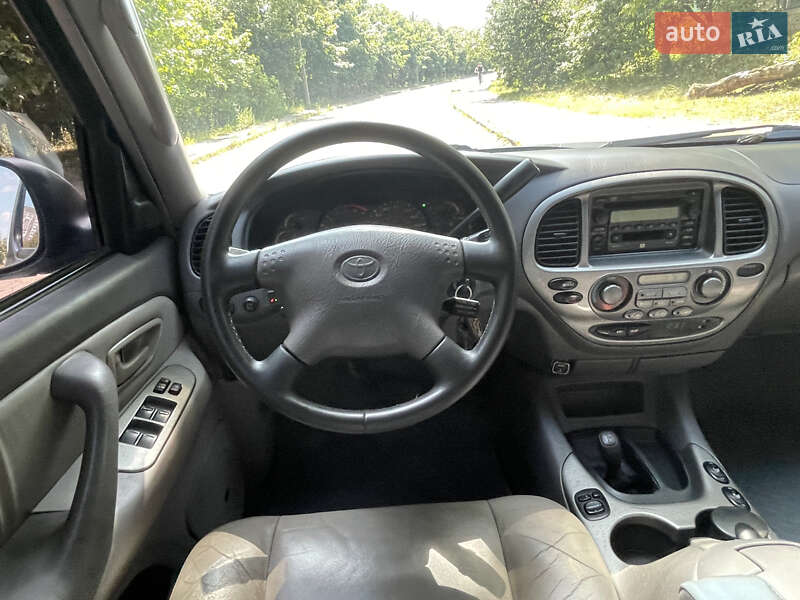 Внедорожник / Кроссовер Toyota Sequoia 2000 в Киеве