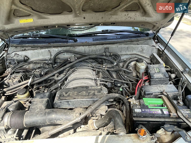Внедорожник / Кроссовер Toyota Sequoia 2000 в Киеве