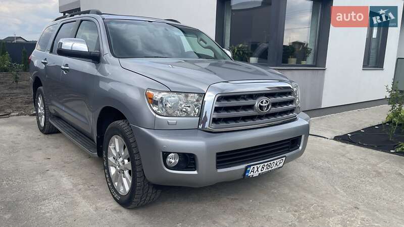 Внедорожник / Кроссовер Toyota Sequoia 2011 в 
