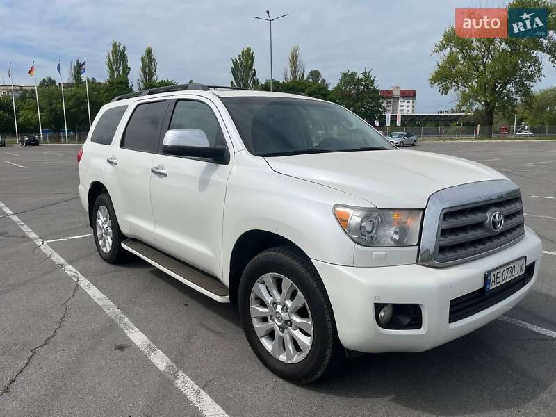 Внедорожник / Кроссовер Toyota Sequoia 2010 в Днепре