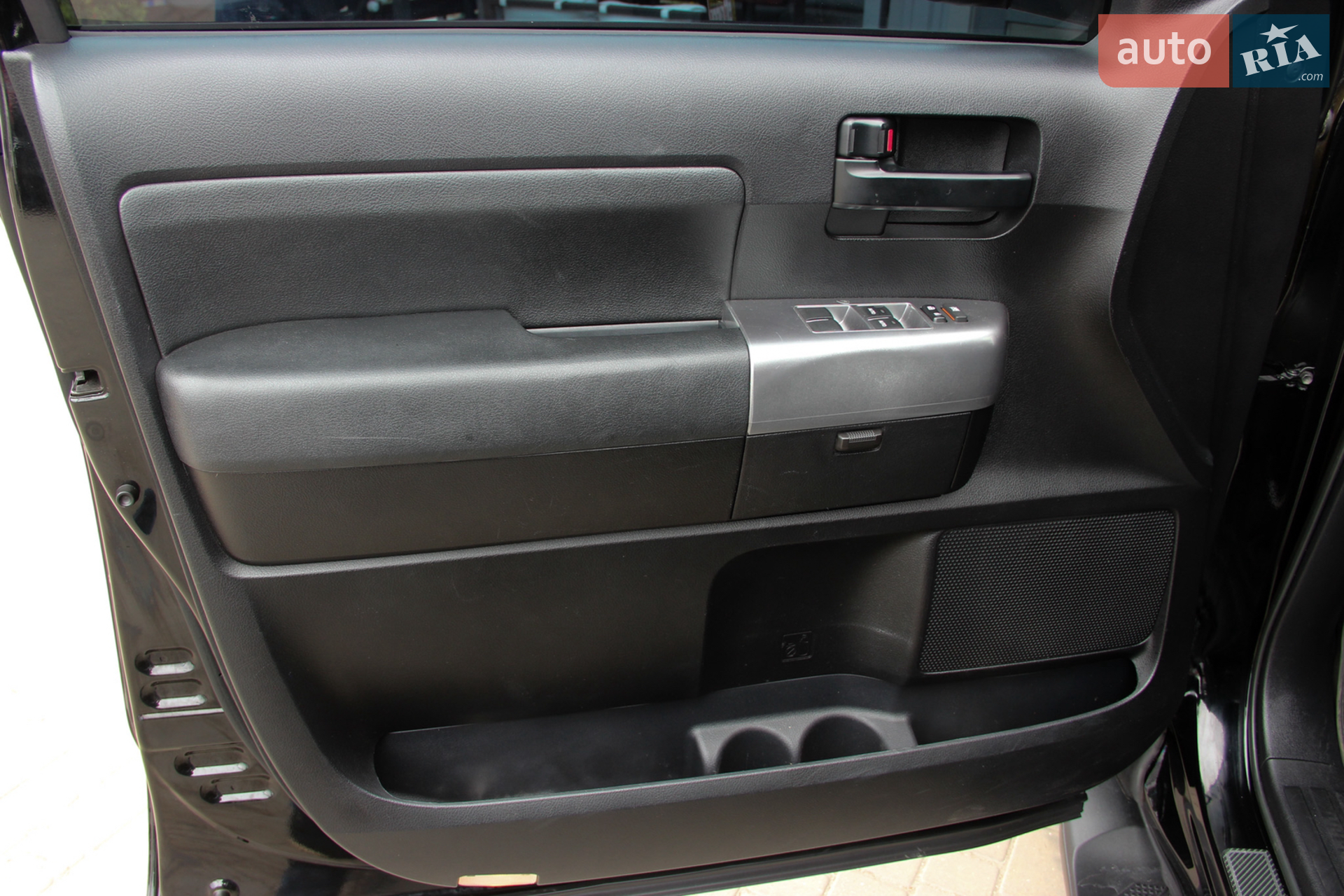 2017 Toyota Sequoia - мініатюра 27