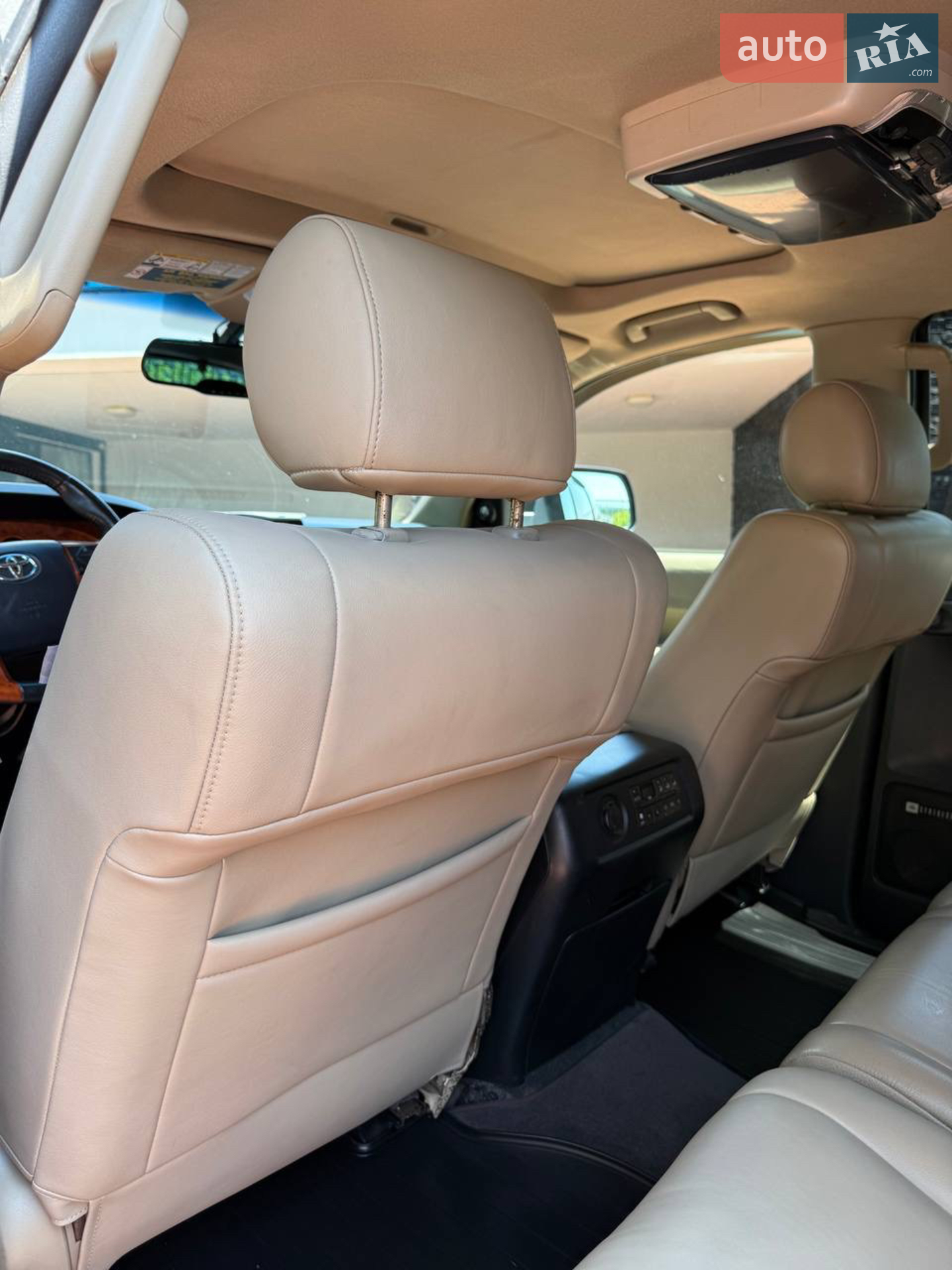 2015 Toyota Sequoia - мініатюра 18